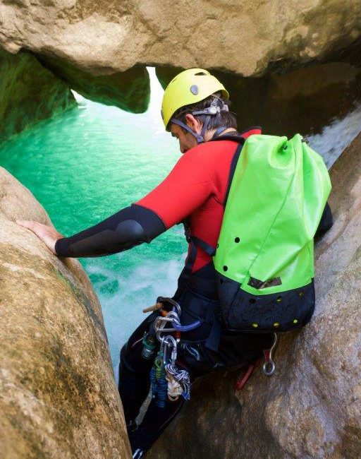 Canyoning in Oscuros del Balcez Canyon